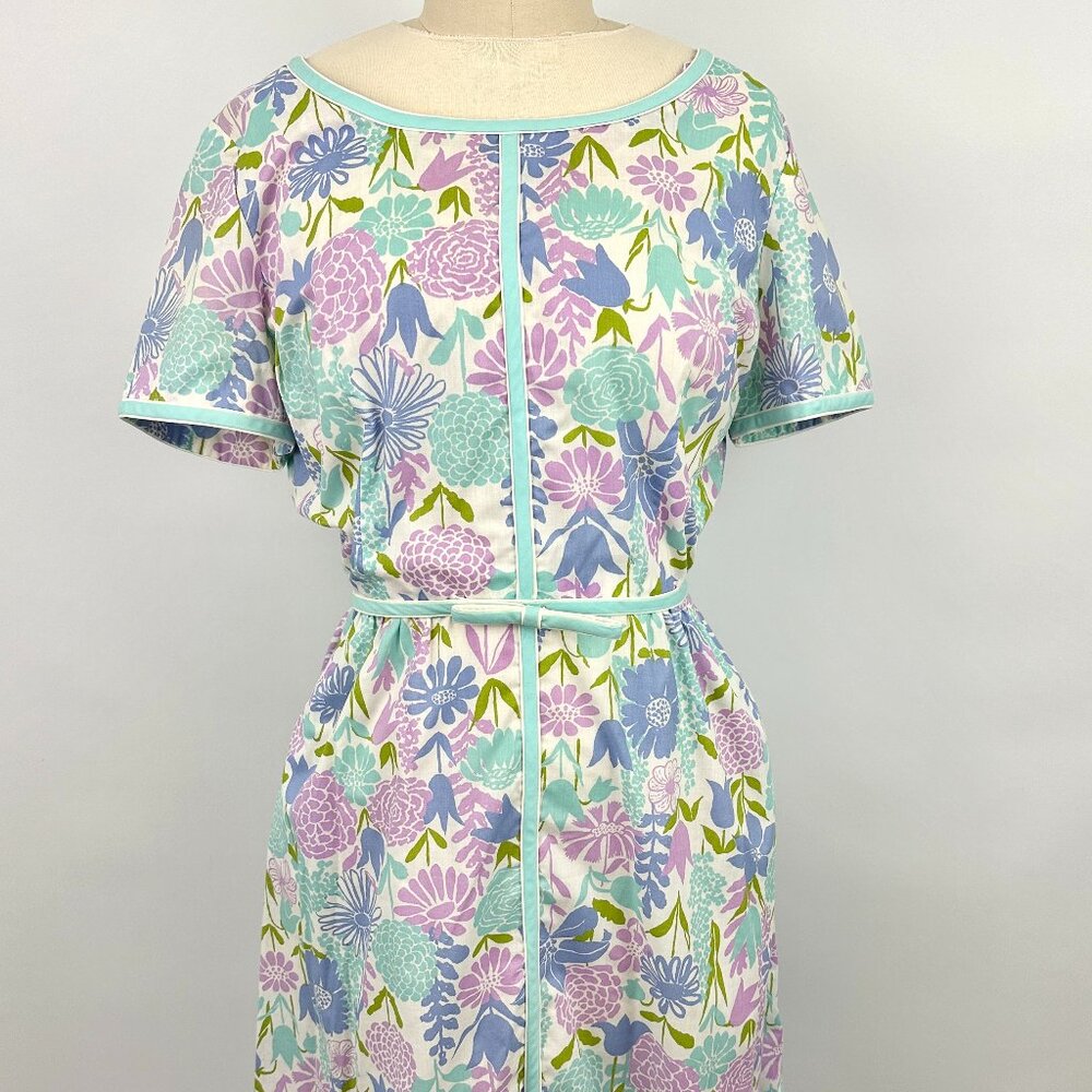 Vintage 1980s Tanner of NC Dress | Zipper Back | Flowered | Belt | Pockets